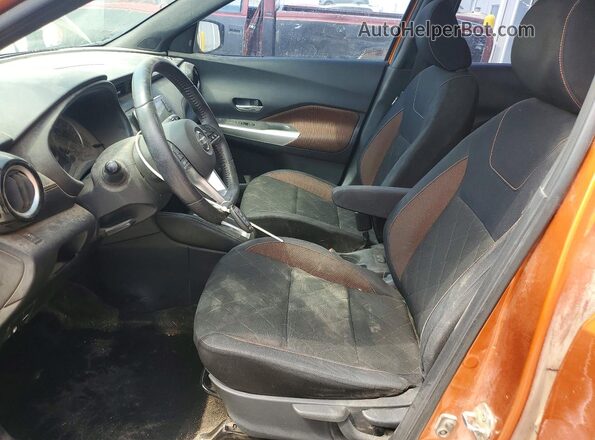 3N1CP5CU0JL538158 2018 NISSAN KICKS Orange Front interior view