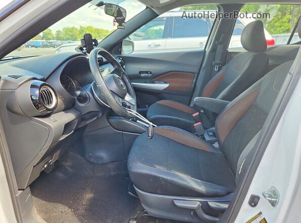 3N1CP5CU0KL559058 2019 NISSAN KICKS White Вид салону спереду