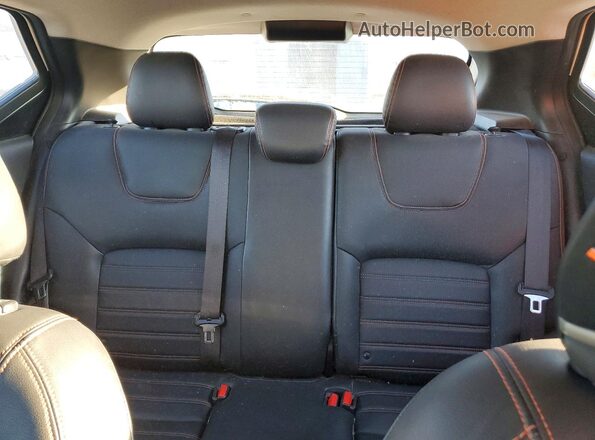 3N1CP5CU0KL569038 2019 NISSAN KICKS White Rear seats view