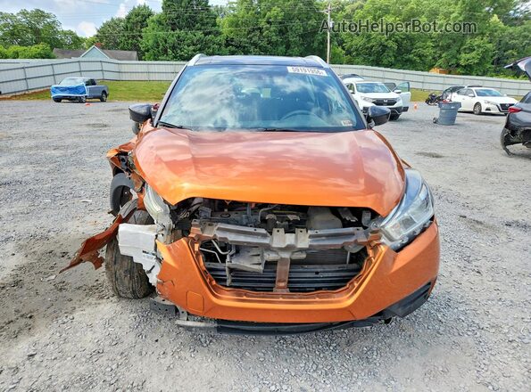 3N1CP5CU1JL526925 2018 NISSAN KICKS Orange Widok z przodu