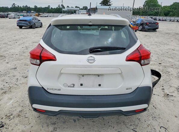 3N1CP5CU1JL538945 2018 NISSAN KICKS White Widok z tyłu