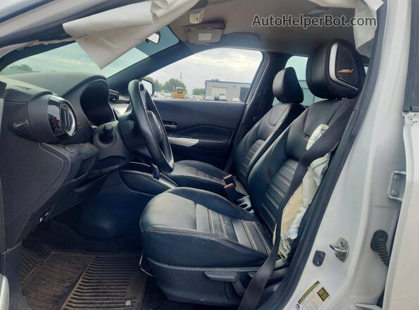 3N1CP5CU1KL537361 2019 NISSAN KICKS White Front interior view