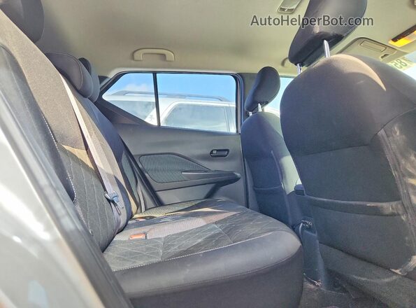 3N1CP5CU1KL548859 2019 NISSAN KICKS Серебряный Вид задней части салона
