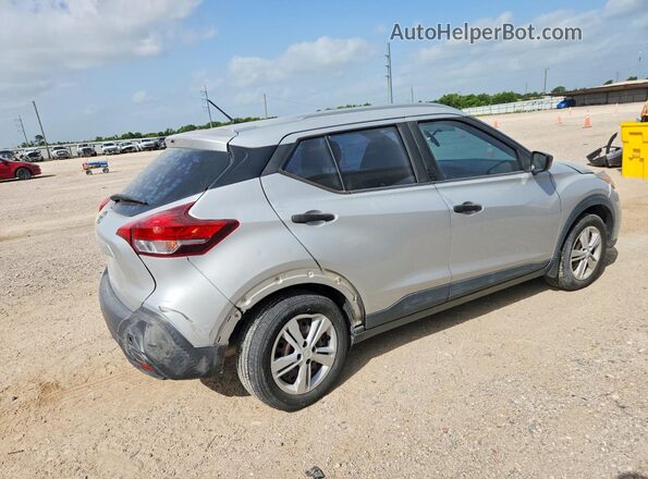 3N1CP5CU1KL548859 2019 NISSAN KICKS Серебряный Задняя правая четверть