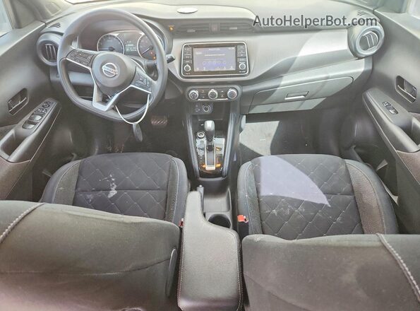 3N1CP5CU1KL548859 2019 NISSAN KICKS Серебряный Вид панели приборов