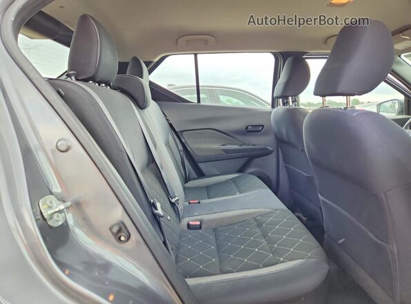 3N1CP5CU3JL522827 2018 NISSAN KICKS Gray უკანა სავარძლების ხედი