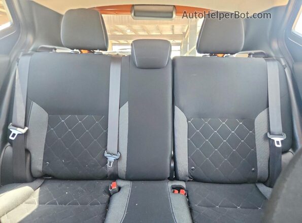 3N1CP5CU3JL528224 2018 NISSAN KICKS Orange Rear seats view