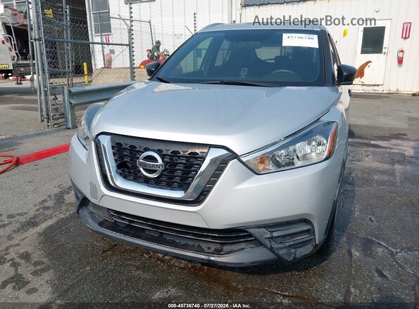 3N1CP5CU3JL538848 2018 NISSAN KICKS Silver Դիմացի տեսք