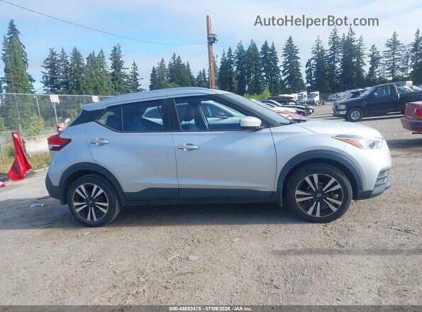 3N1CP5CU3KL534056 2019 NISSAN KICKS Silver Rear interior view