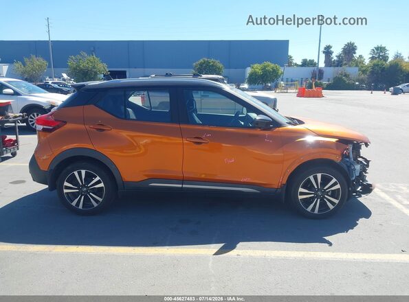 3N1CP5CU4JL506328 2018 NISSAN KICKS Orange Widok wnętrza z tyłu