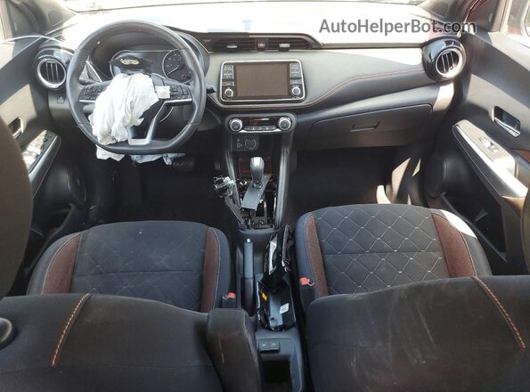 3N1CP5CU4JL522173 2018 NISSAN KICKS Maroon Вид панелі приладів