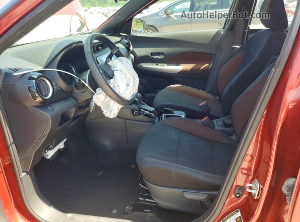 3N1CP5CU4JL522173 2018 NISSAN KICKS Maroon Вид салону спереду