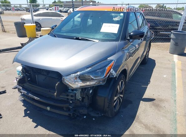 3N1CP5CU4JL537062 2018 NISSAN KICKS Gray Առջևի ձախ երեք քառորդ տեսարան