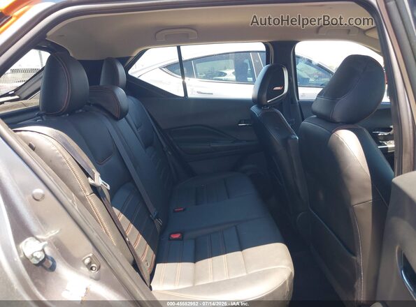 3N1CP5CU4JL537062 2018 NISSAN KICKS Gray VIN կոդի պիտակի տեսք