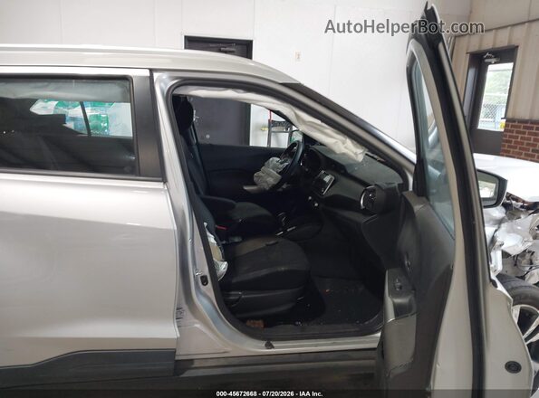 3N1CP5CU4JL539684 2018 NISSAN KICKS Silver Vista interior delantera