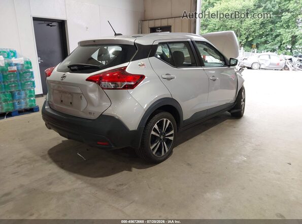 3N1CP5CU4JL539684 2018 NISSAN KICKS Silver Trasero derecho