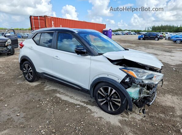 3N1CP5CU4JL545999 2018 NISSAN KICKS White Front right
