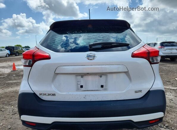 3N1CP5CU4JL545999 2018 NISSAN KICKS White Rear view