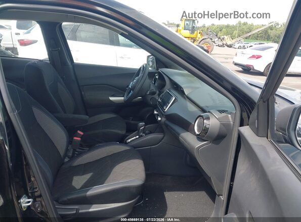 3N1CP5CU5JL500389 2018 NISSAN KICKS Black Սալոնի դիմացի տեսք
