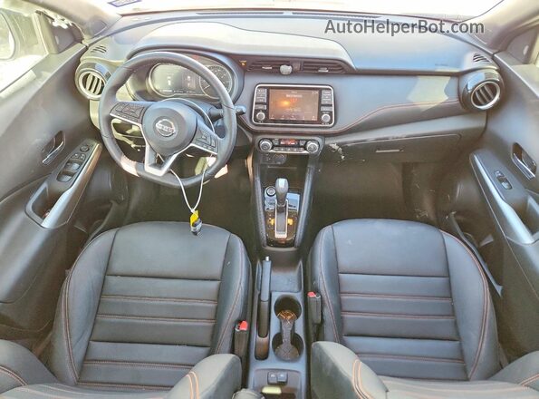 3N1CP5CU5JL536681 2018 NISSAN KICKS White წინა პანელის ხედი