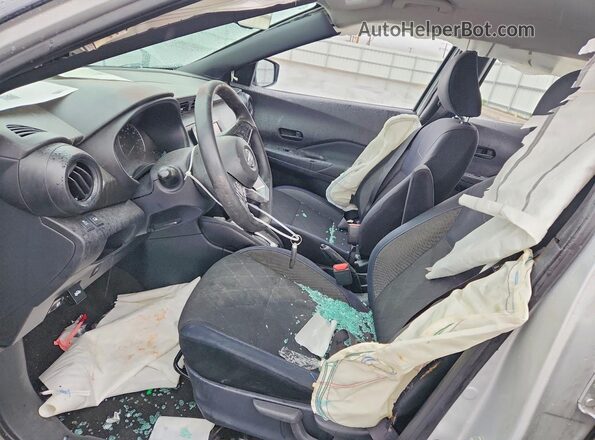 3N1CP5CU6JL522756 2018 NISSAN KICKS Silver Սալոնի դիմացի տեսք