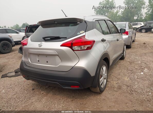 3N1CP5CU6JL542442 2018 NISSAN KICKS Серебряный Задняя правая четверть