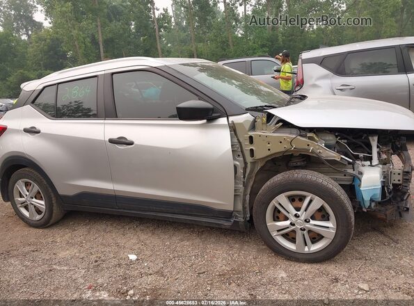 3N1CP5CU6JL542442 2018 NISSAN KICKS Серебряный Вид задней части салона