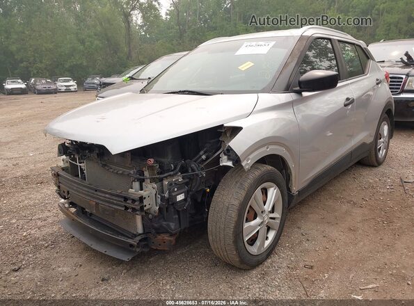 3N1CP5CU6JL542442 2018 NISSAN KICKS Серебряный Передняя левая четверть
