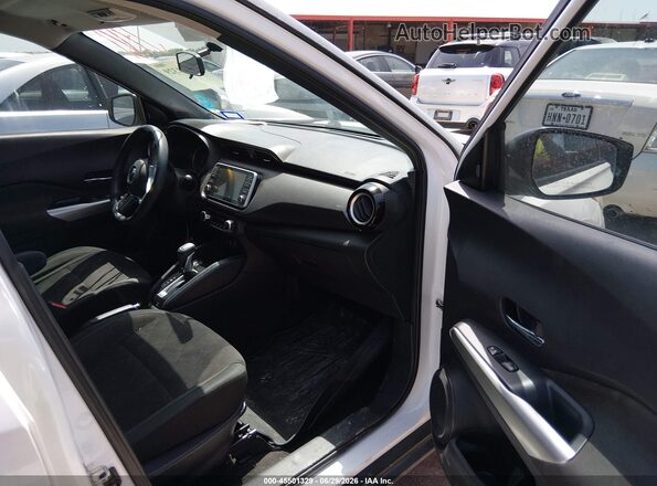 3N1CP5CU6KL517302 2019 NISSAN KICKS White Вид салону спереду