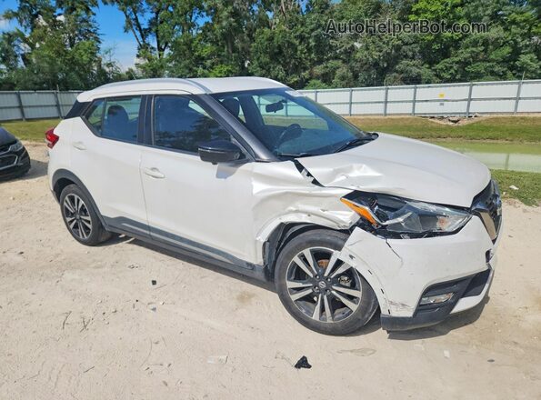 3N1CP5CU6KL526923 2019 NISSAN KICKS White Delantero derecho