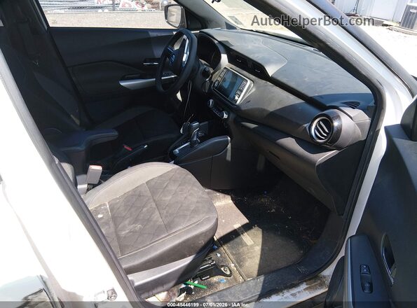 3N1CP5CU6KL566435 2019 NISSAN KICKS White Вид салону спереду