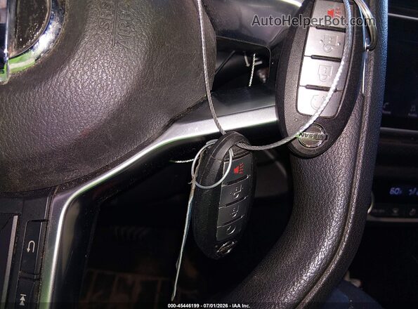 3N1CP5CU6KL566435 2019 NISSAN KICKS White Вид панелі приладів