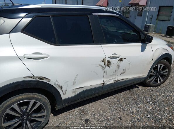 3N1CP5CU6KL566435 2019 NISSAN KICKS White 
