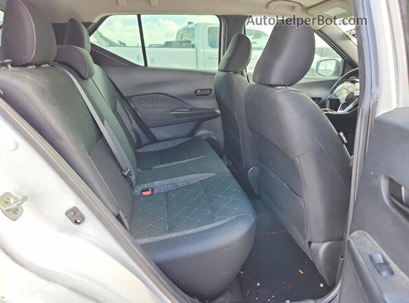 3N1CP5CU7JL530705 2018 NISSAN KICKS White Вид задньої частини салону