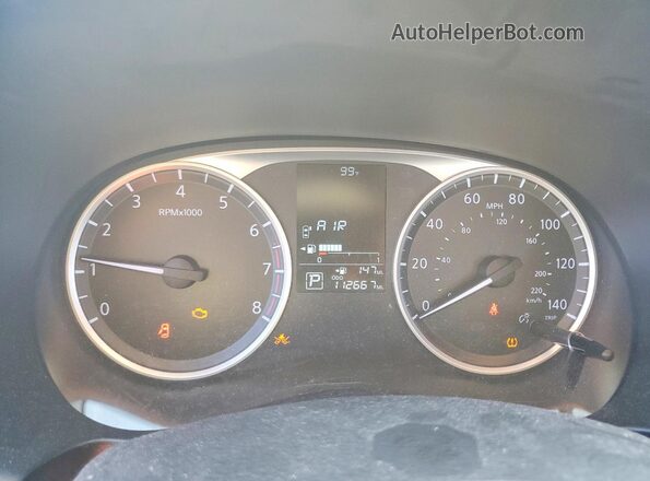 3N1CP5CU8JL523519 2018 NISSAN KICKS Gray Սարքավորումների վահանակի տեսք