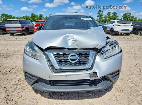 3N1CP5CU8KL518953 2019 NISSAN KICKS Серебряный Вид спереди