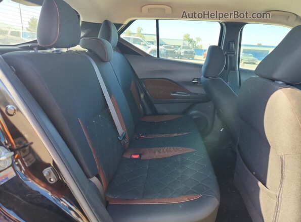 3N1CP5CU8KL523358 2019 NISSAN KICKS Черный Вид задних сидений