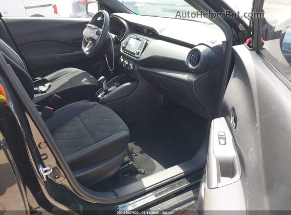 3N1CP5CU9JL502050 2018 NISSAN KICKS Черный Вид салона спереди