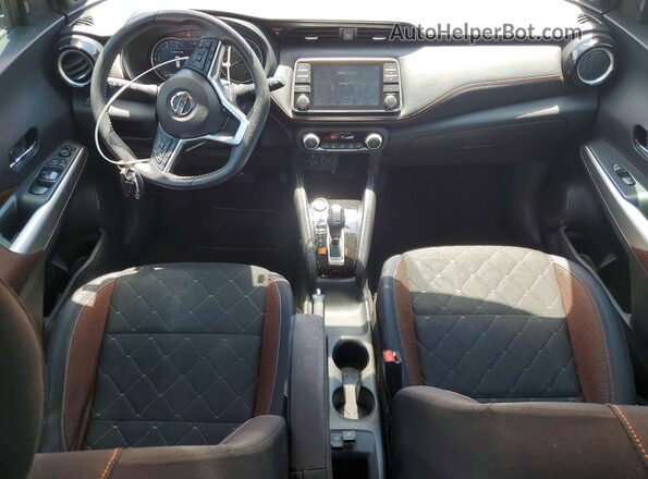 3N1CP5CU9JL502131 2018 NISSAN KICKS Red Vista del salpicadero