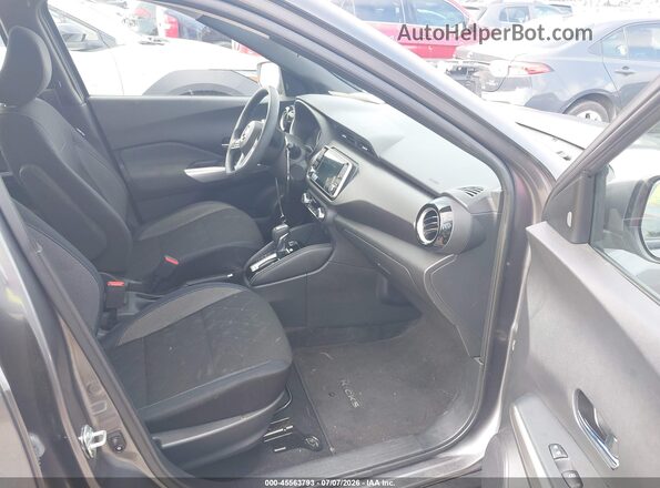 3N1CP5CU9KL474607 2019 NISSAN KICKS Gray Вид салону спереду