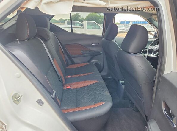 3N1CP5CU9KL509520 2019 NISSAN KICKS Белый Вид задней части салона
