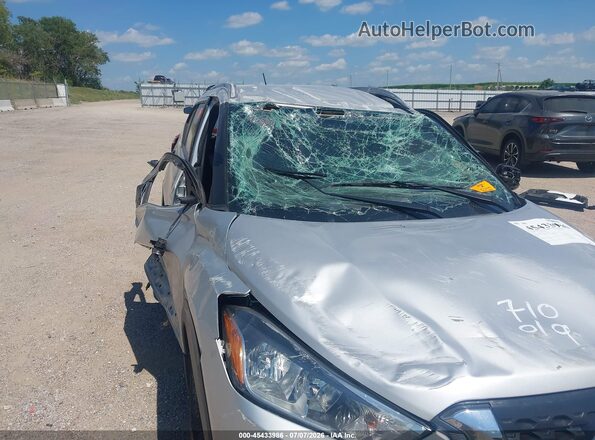 3N1CP5CU9KL533879 2019 NISSAN KICKS Gray Front view