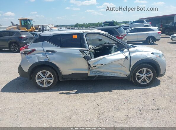 3N1CP5CU9KL533879 2019 NISSAN KICKS Gray Rear interior view
