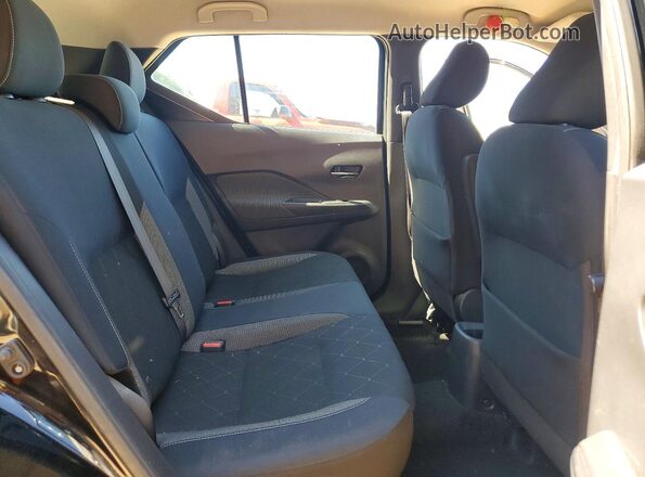 3N1CP5CUXJL523747 2018 NISSAN KICKS Black Widok tylnych siedzeń