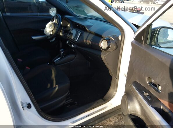 3N1CP5CUXJL535705 2018 NISSAN KICKS White Widok wnętrza z przodu