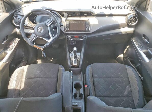 3N1CP5CUXJL542363 2018 NISSAN KICKS Gray Vista del salpicadero