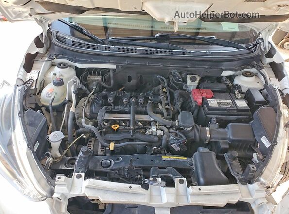 3N1CP5CUXKL471621 2019 NISSAN KICKS White Вид задньої частини салону