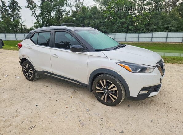 3N1CP5CUXKL491609 2019 NISSAN KICKS Белый Передняя правая четверть
