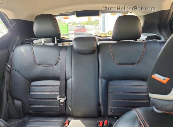 3N1CP5CUXKL503676 2019 NISSAN KICKS Silver უკანა სავარძლების ხედი