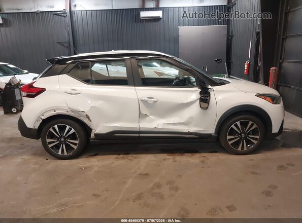 3N1CP5CUXKL519747 2019 NISSAN KICKS Белый Вид спереди